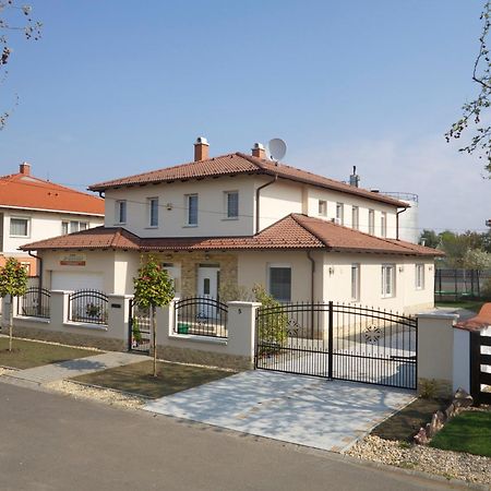 Aura Apartman Hajduszoboszlo Quarto foto