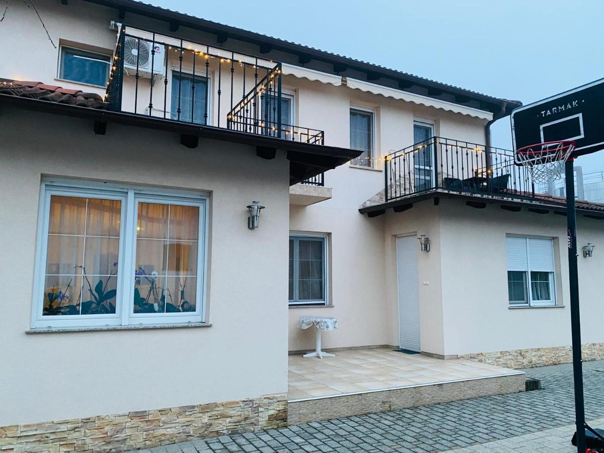 Aura Apartman Hajduszoboszlo Exterior foto