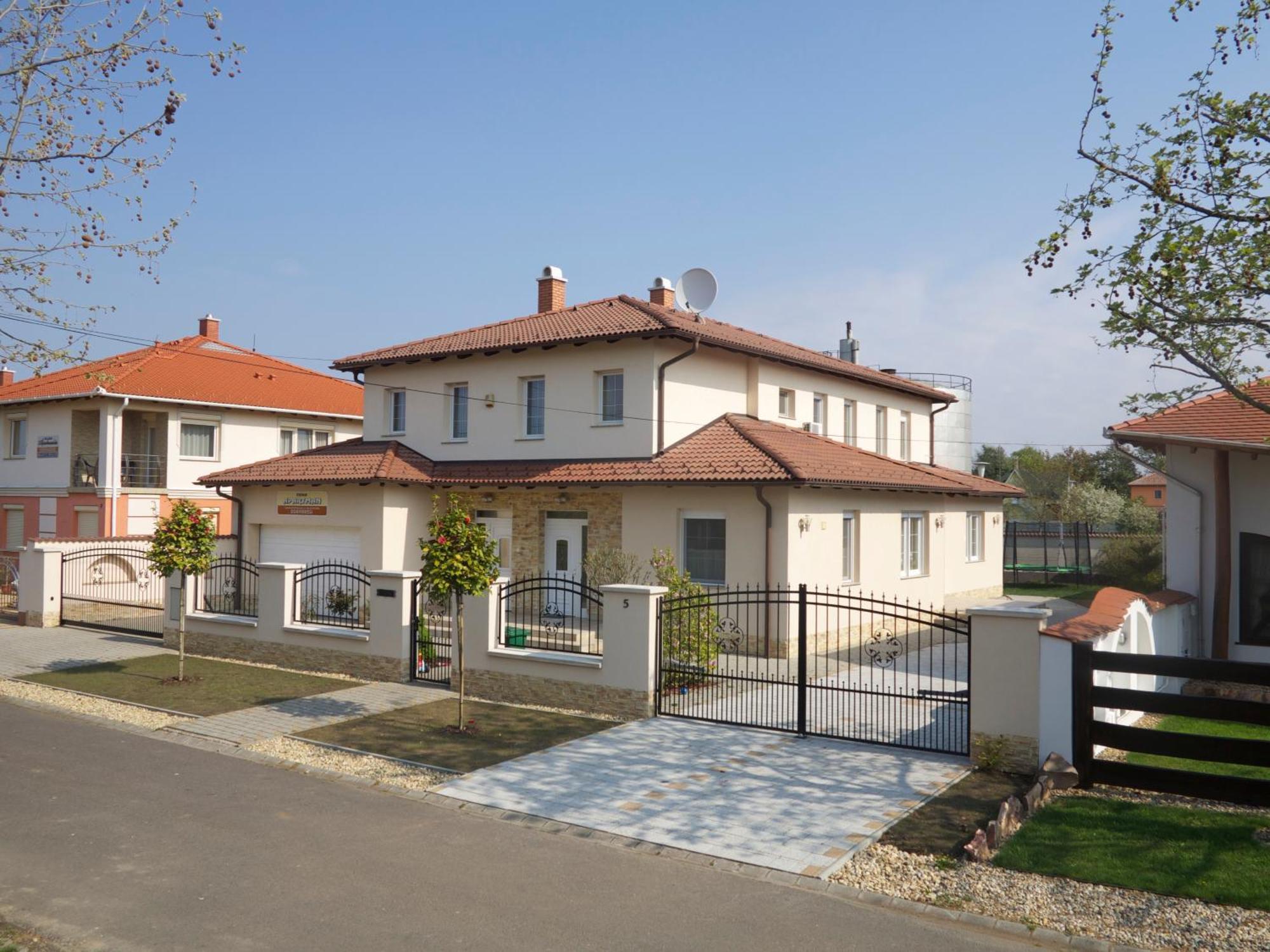 Aura Apartman Hajduszoboszlo Quarto foto