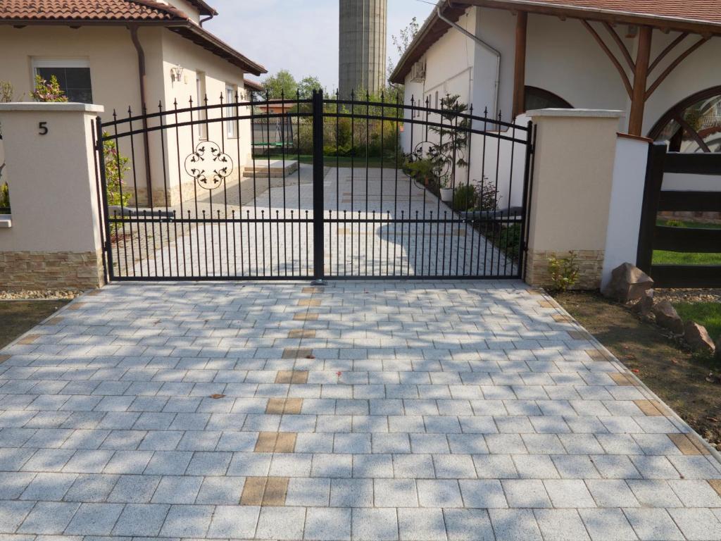 Aura Apartman Hajduszoboszlo Exterior foto