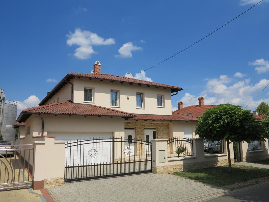 Aura Apartman Hajduszoboszlo Exterior foto